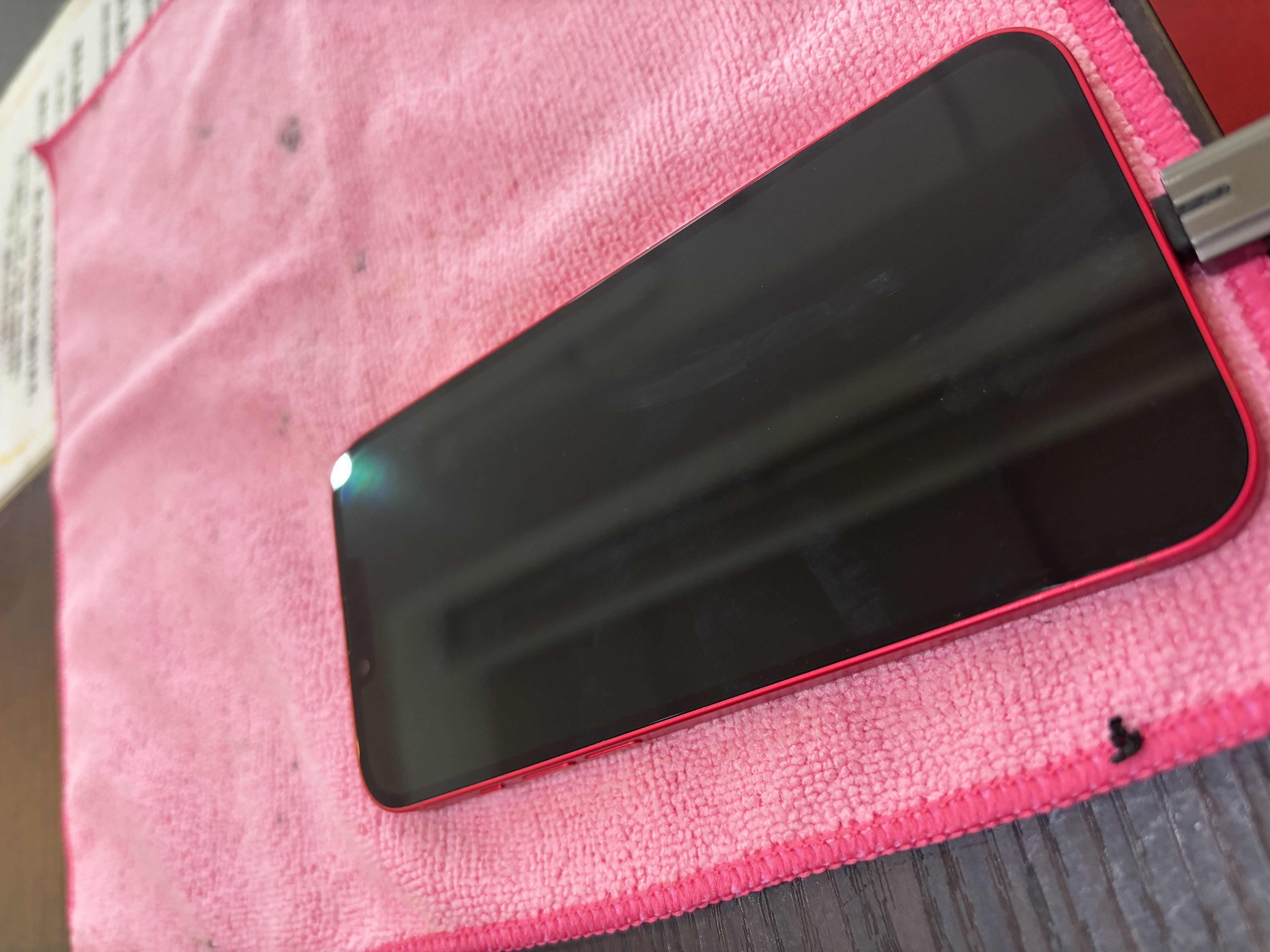 iPhone16Pro画面交換｜沖縄市・北中城村から即日40分