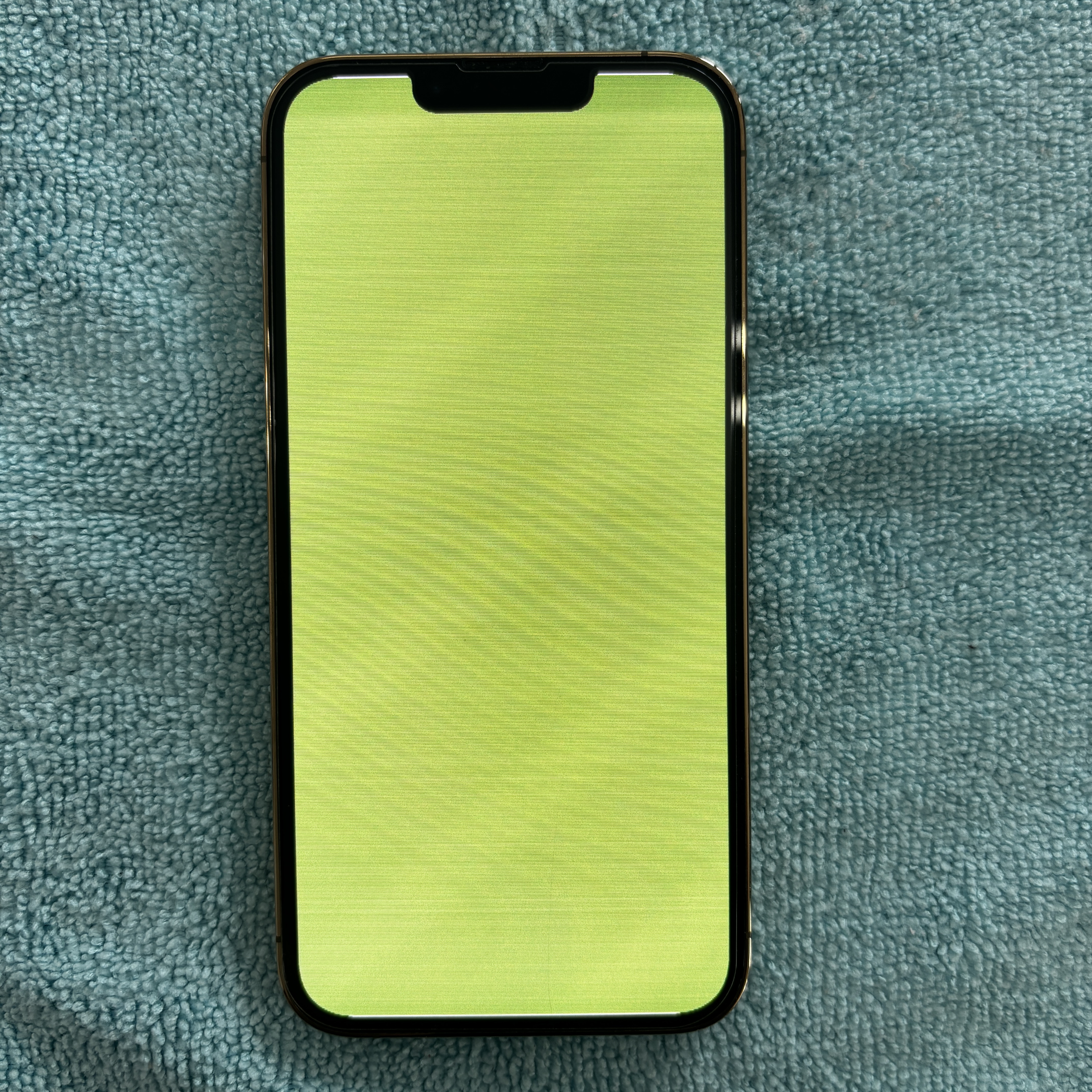 iPhone13Pro 画面修理【那覇店】
