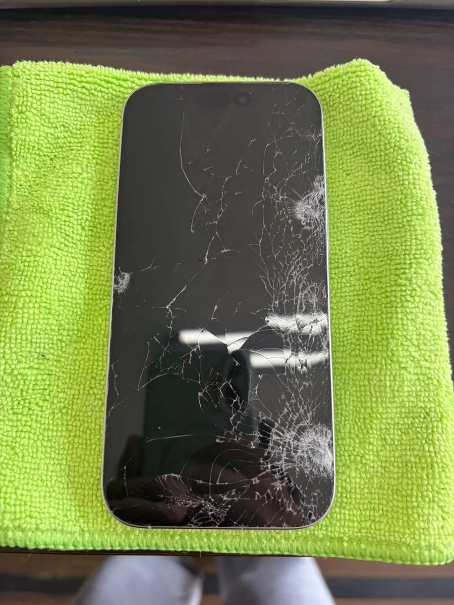 【iPhone16Pro】ガラス割れ+液晶修理