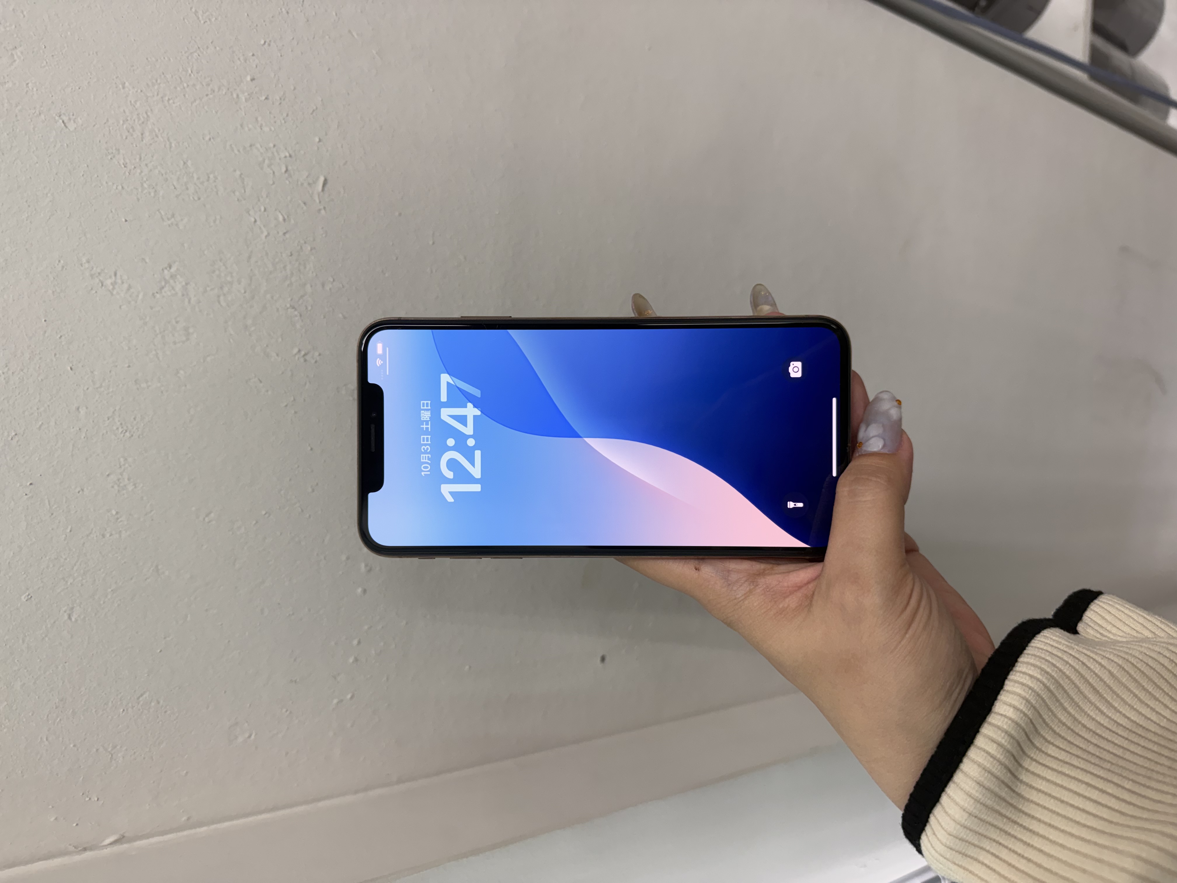 iPhoneXS画面交換を那覇で｜若狭から30分