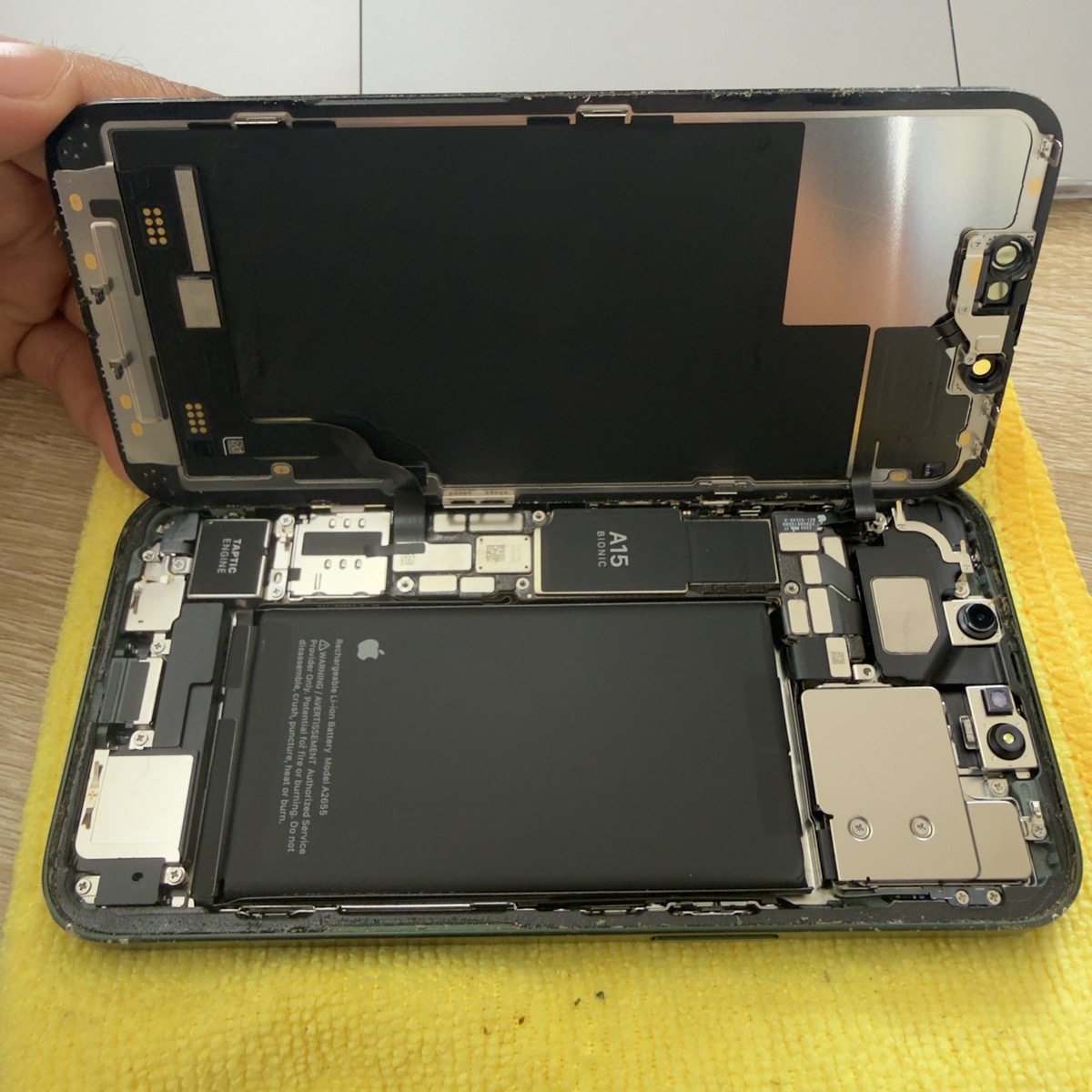 iPhone11ProMax充電コネクタ修理｜浦添・仲間から即日60分