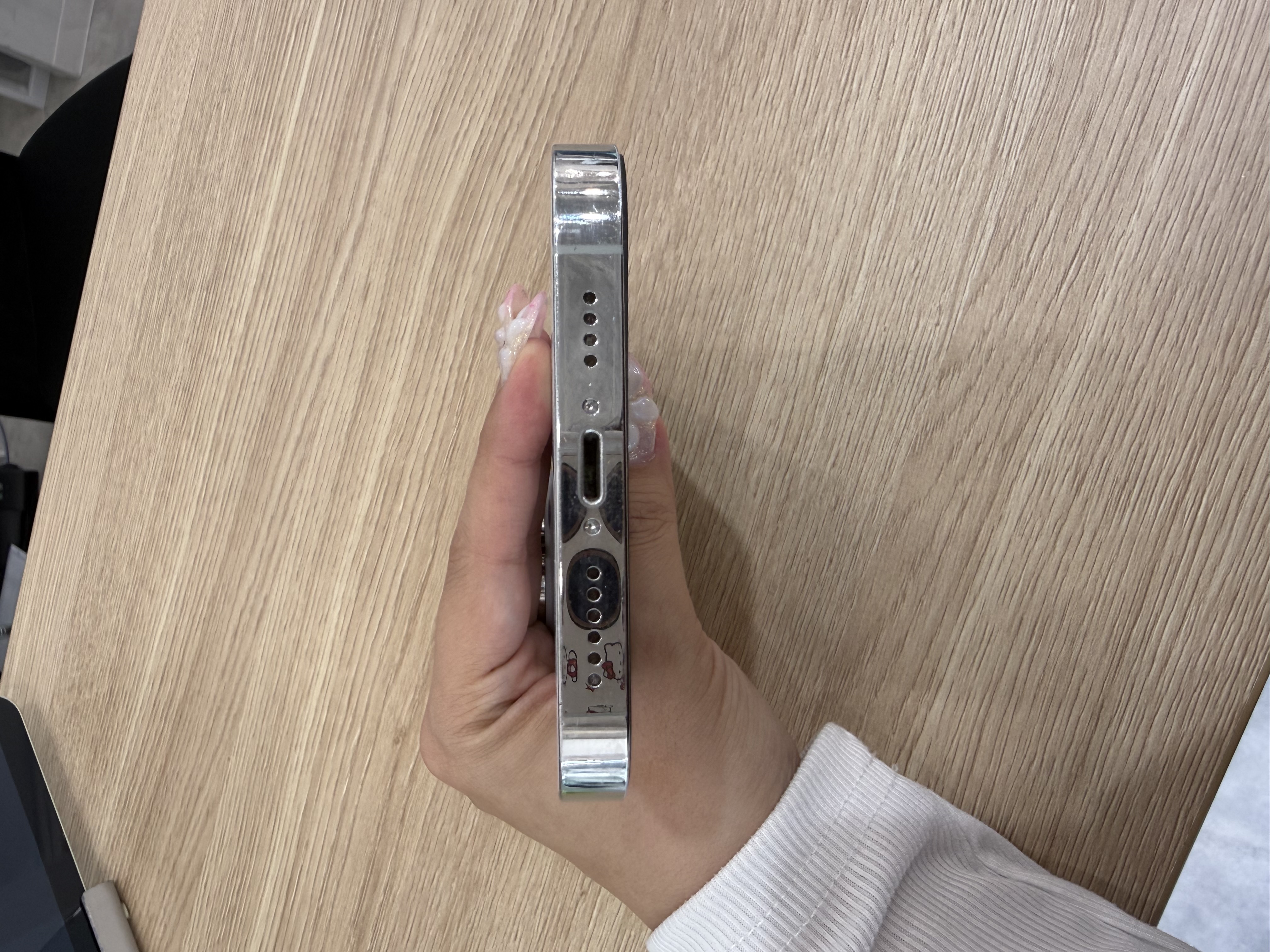 iPhone14ProMax充電コネクタ修理｜那覇・前島から即日・データそのまま