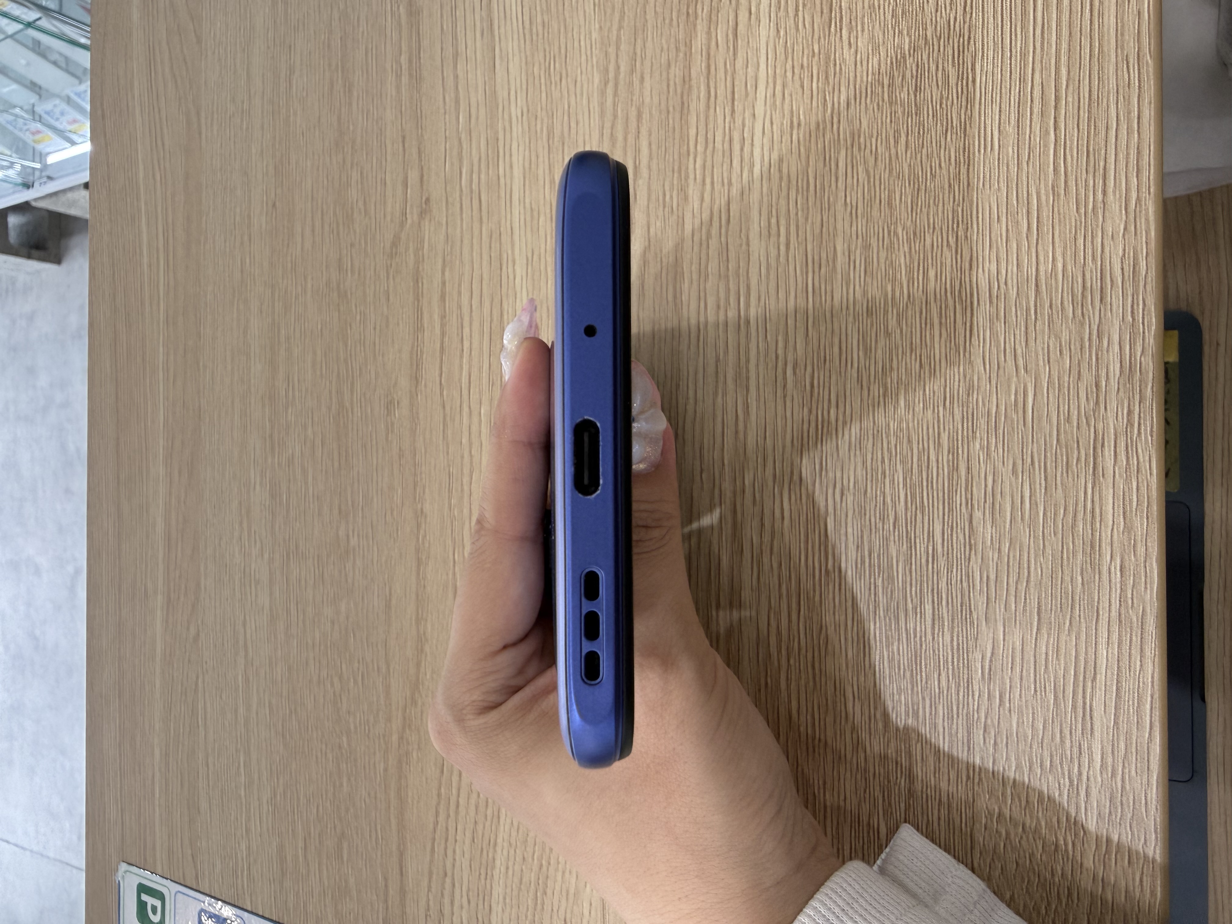 Redmi125G充電コネクタ修理を那覇で｜首里城から40分