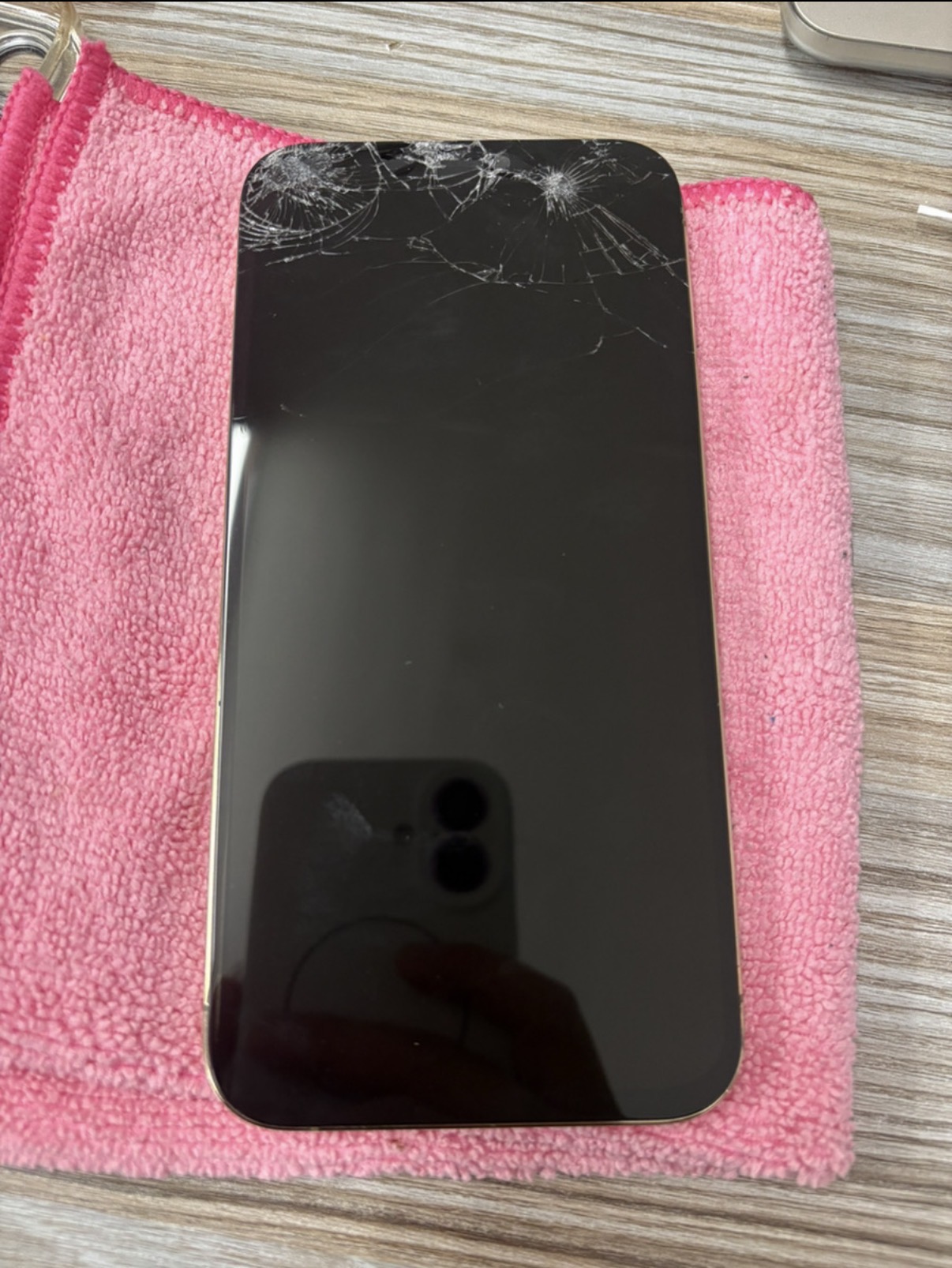 【iPhone12ProMax】ガラス割れ+液晶修理