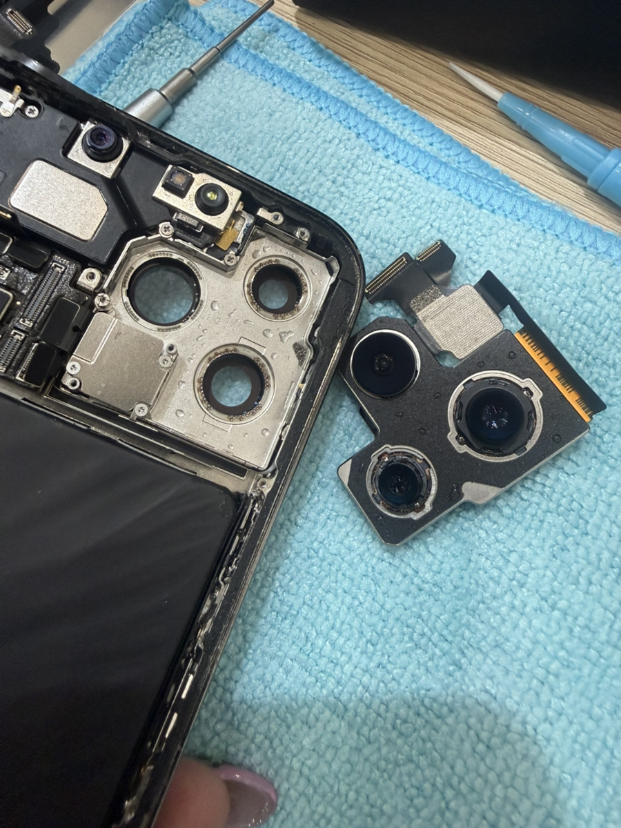 iPhone14ProMax水没修理｜那覇・真嘉比から即日・データそのまま