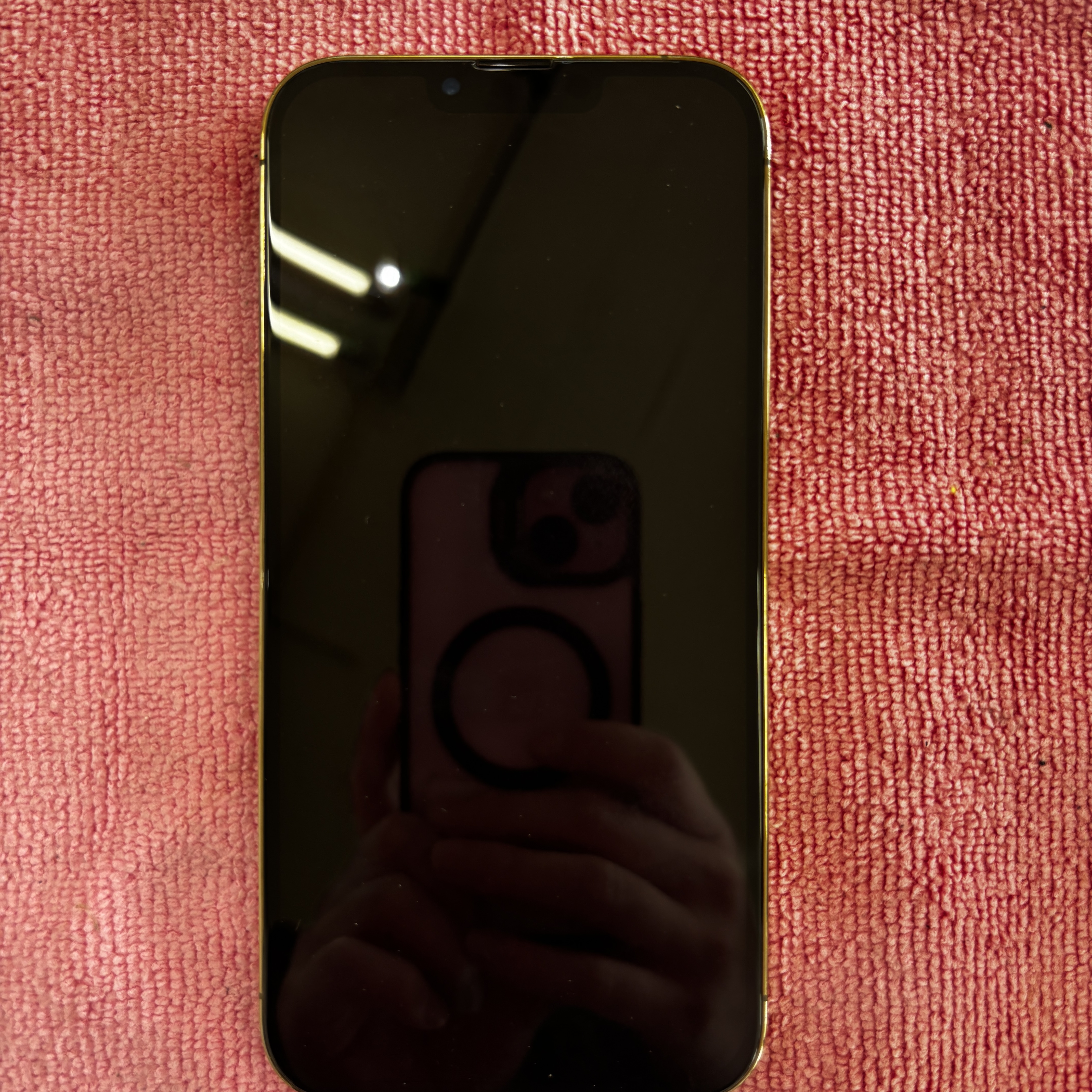 iPhone12ProMax 画面修理【那覇店】