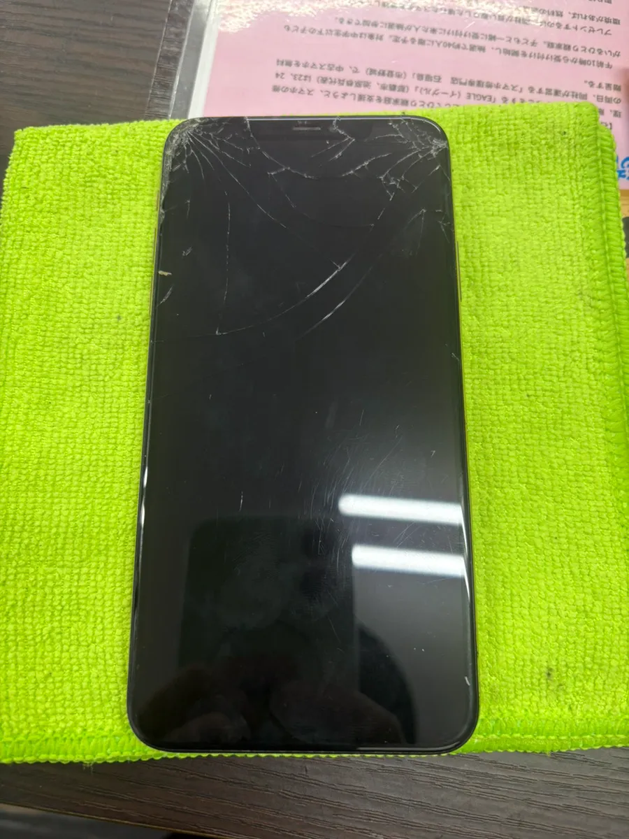 【iPhone11ProMax】ガラス割れ＋液晶修理