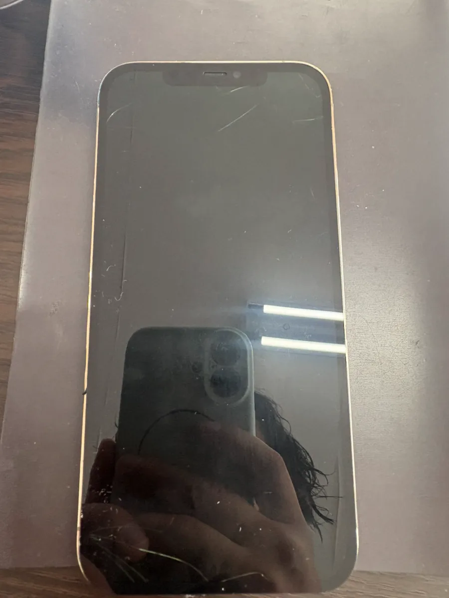 【iPhone12ProMax】 ガラス割れ+液晶修理