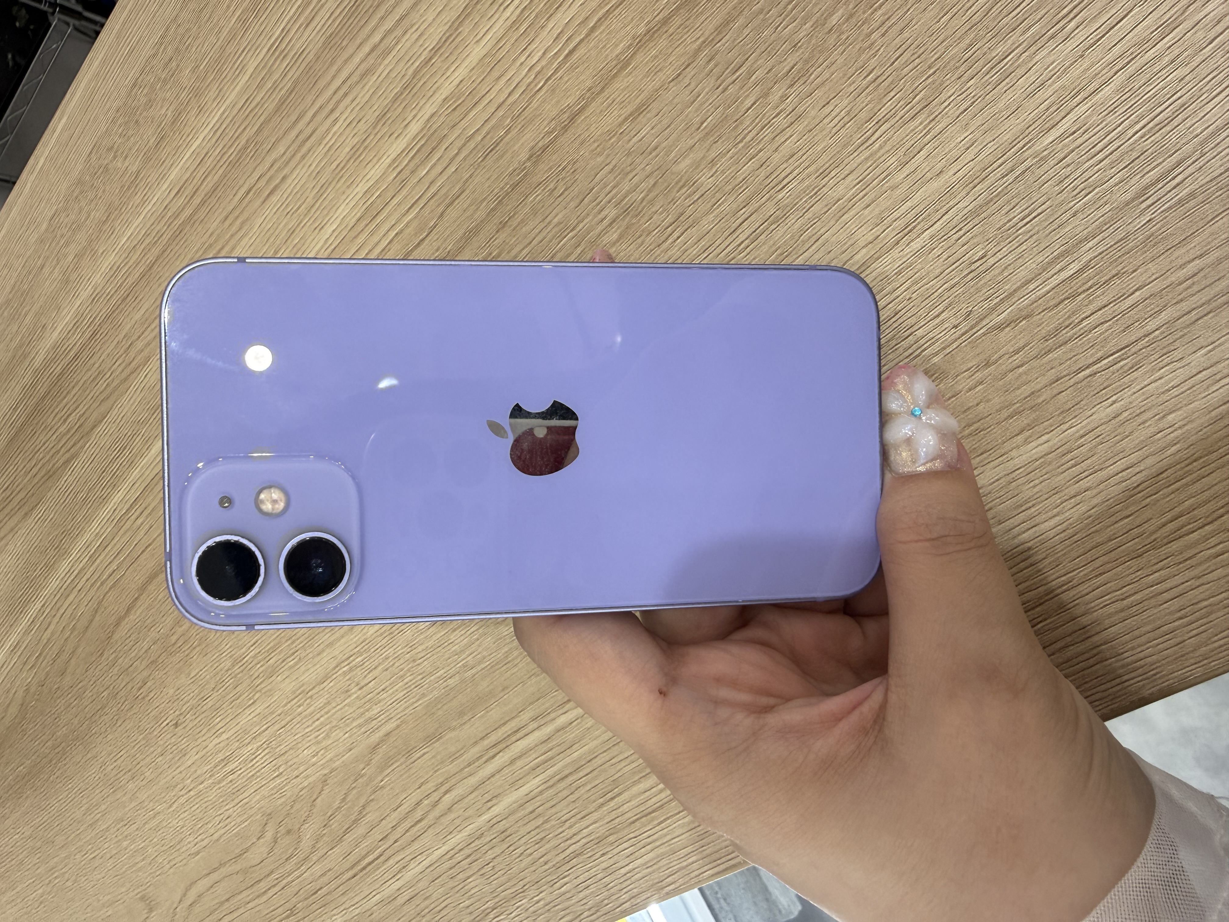 iPhone12miniカメラレンズ修理を那覇で｜辻から40分