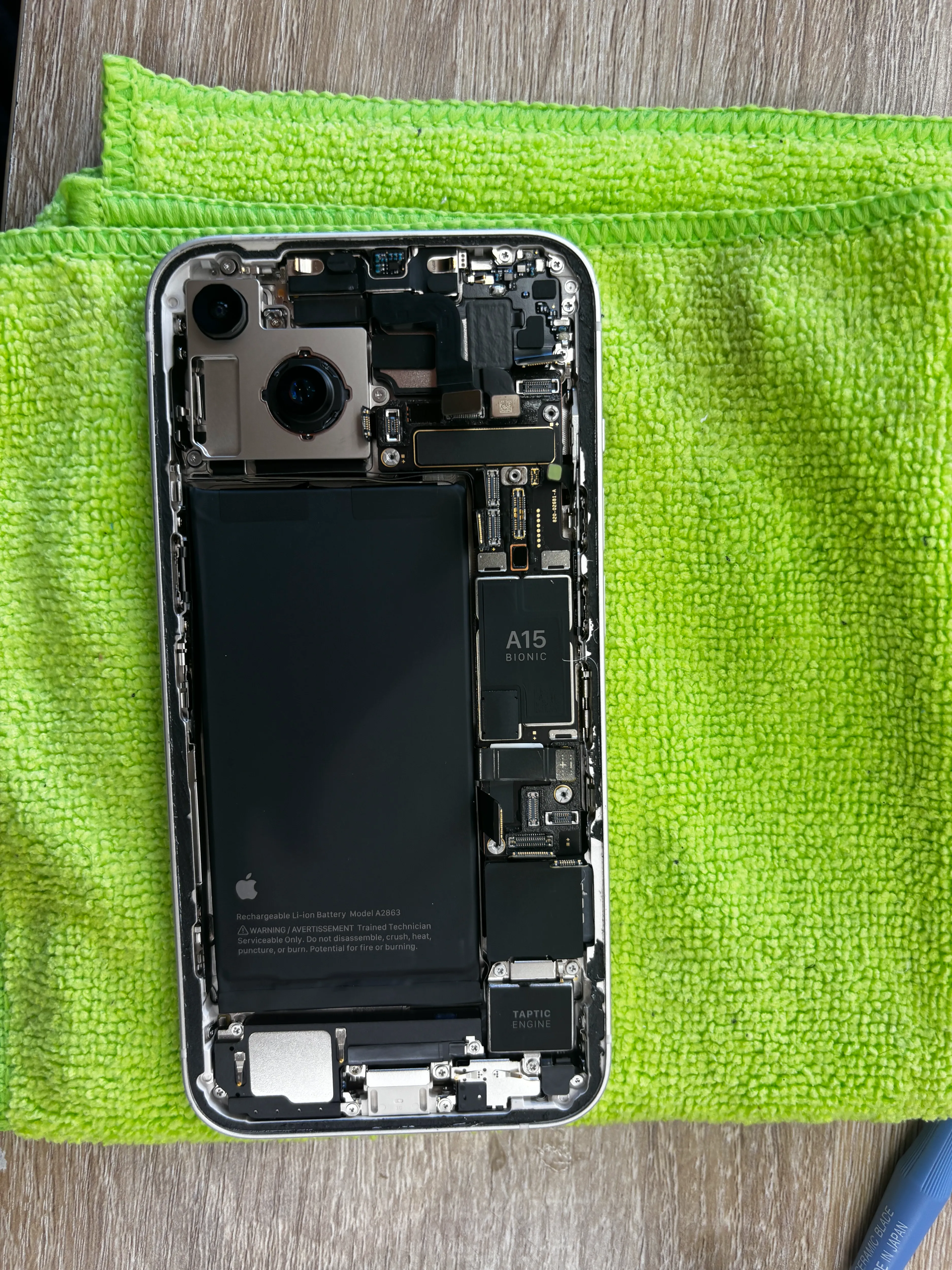 iPhone16カメラレンズ修理を宮古島で｜砂山ビーチから30分
