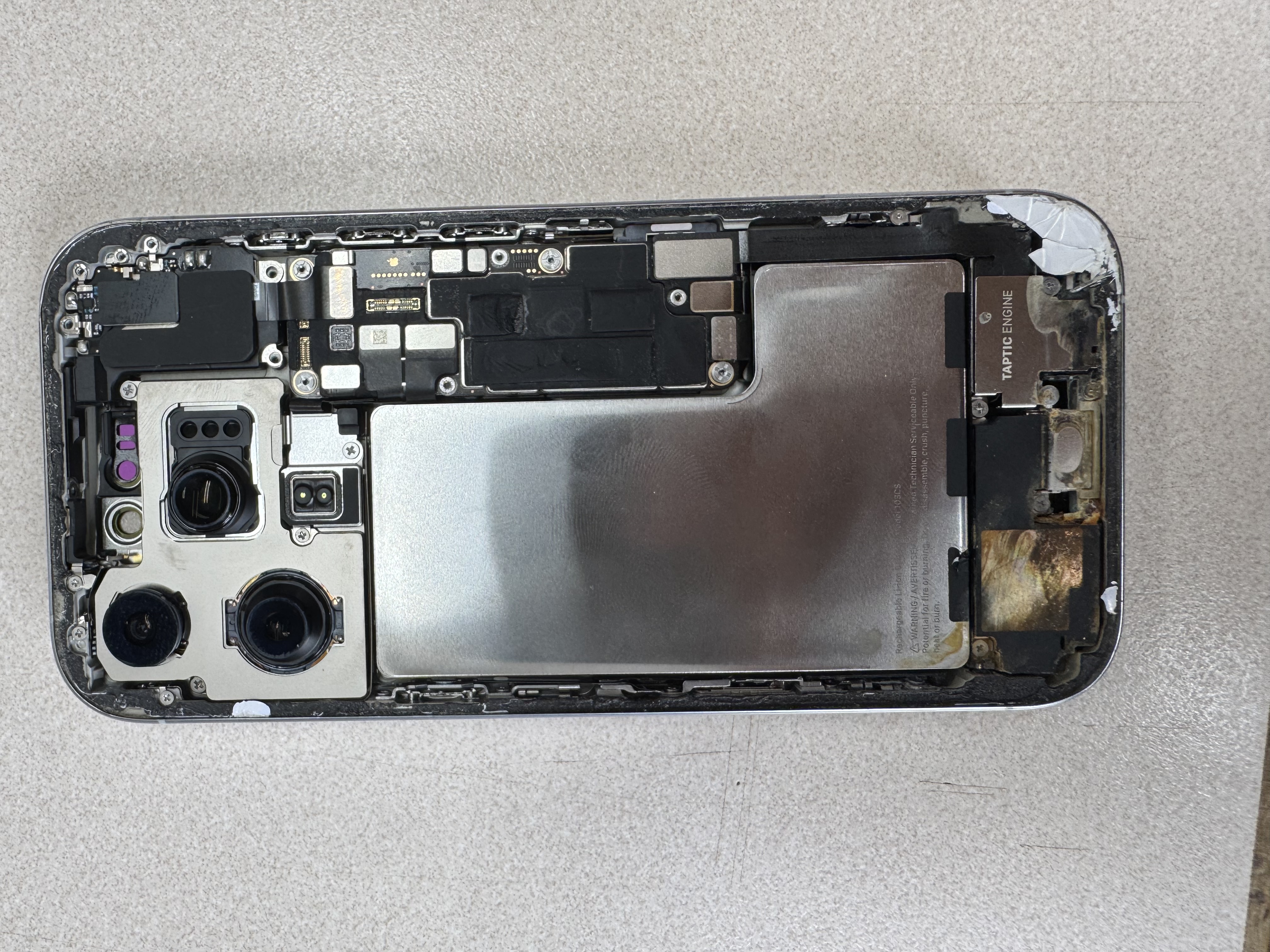 iPhone16Pro 水没修理【石垣店】