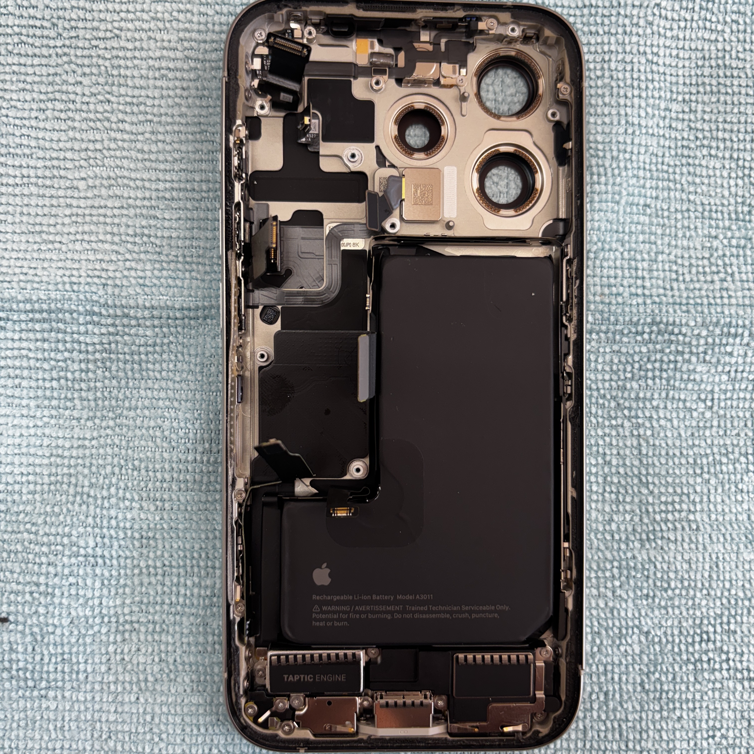 iPhone13mini充電コネクタ修理を石垣で｜美崎町から40分