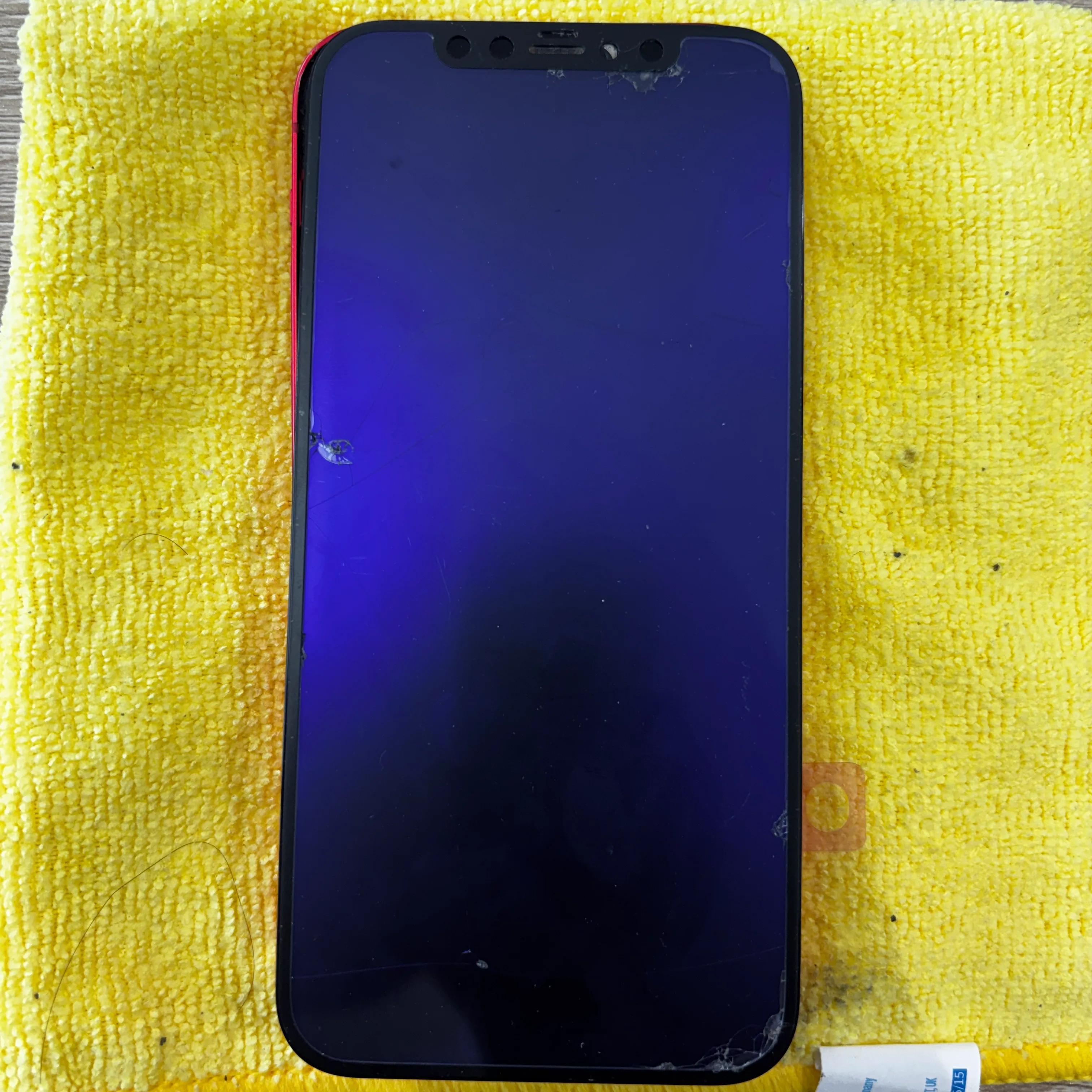 iPhone13画面交換｜宮古島・与那覇前浜ビーチから即日・データそのまま