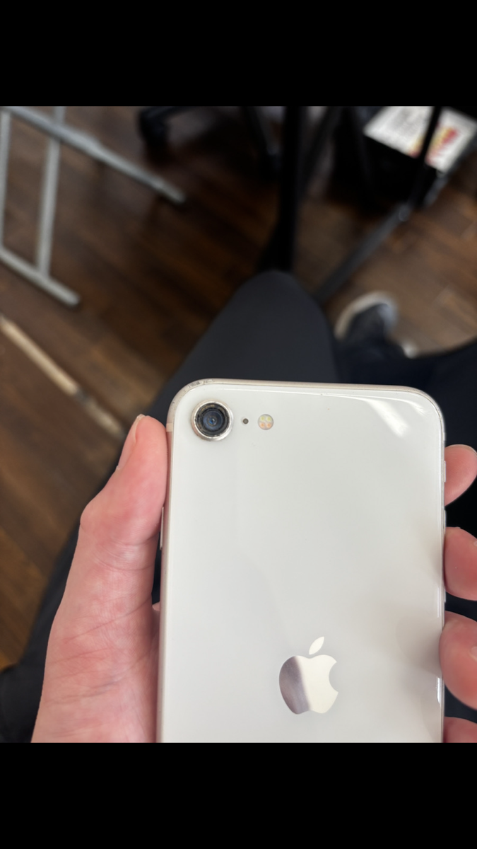 iPhone SE3世代　カメラレンズ修理【宮古店】