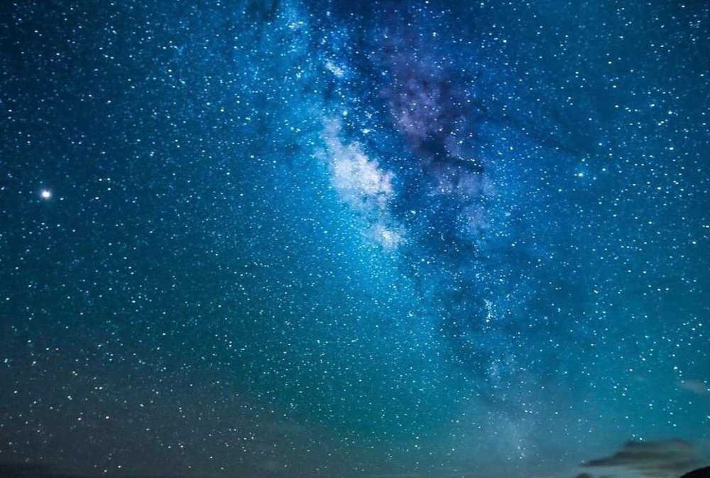 石垣島の夜空に広がる天の川