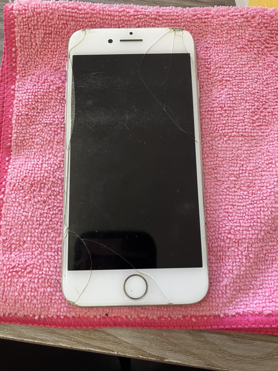 【iPhone8】ガラス割れ+液晶修理