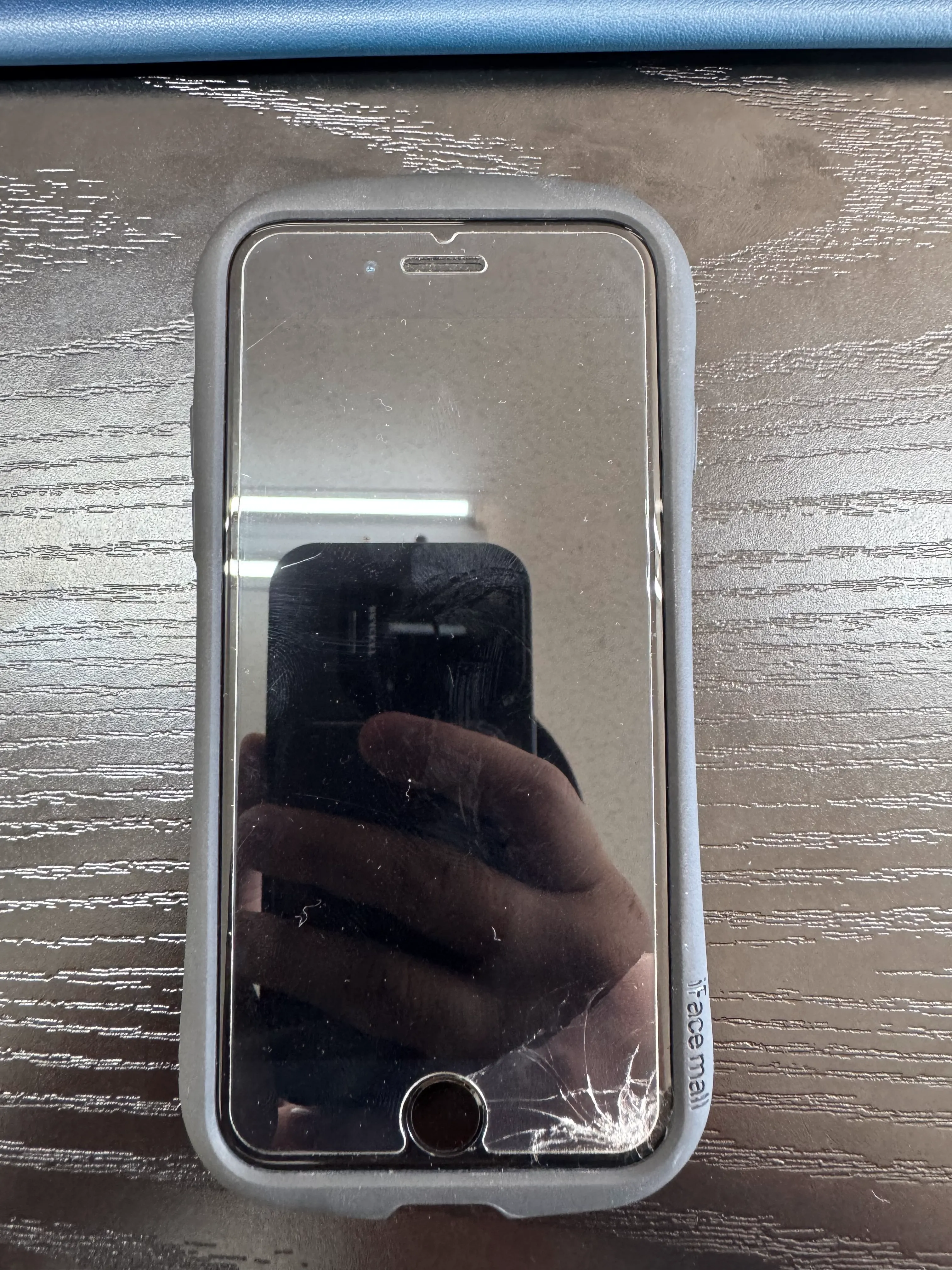 【iPhone SE3世代 】ガラス割れ+液晶修理