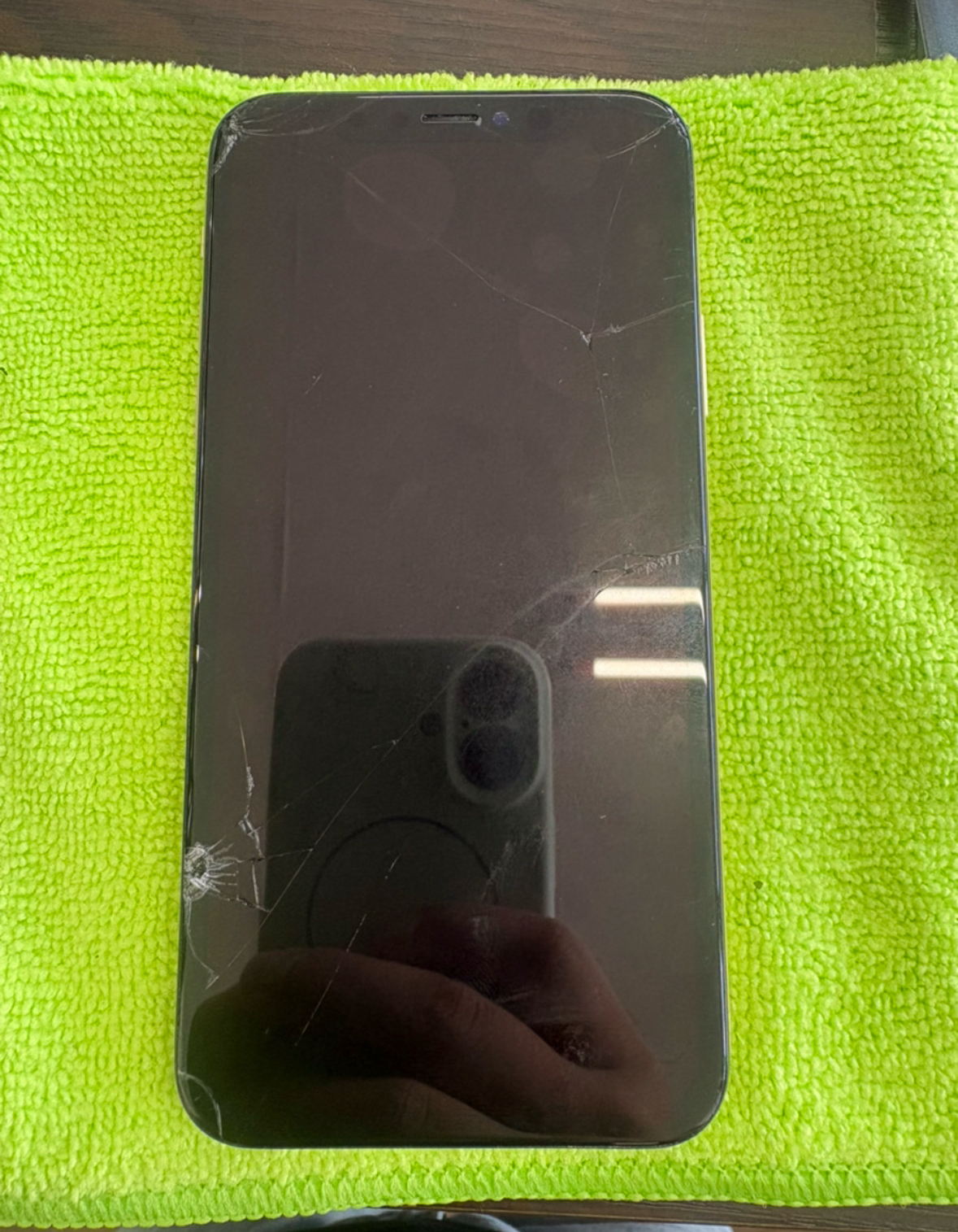 iPhone11ProMax画面交換|石垣島サンエーから即日修理30分