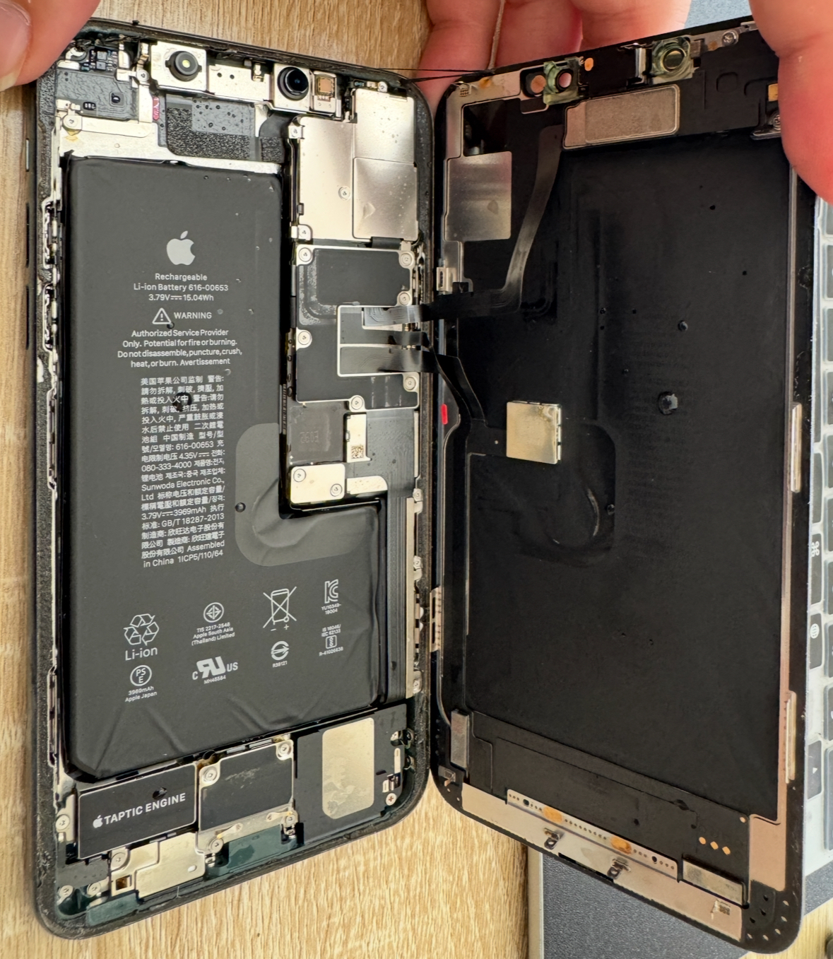 iPhone11Pro水没修理|石垣島・石垣空港から即日修理