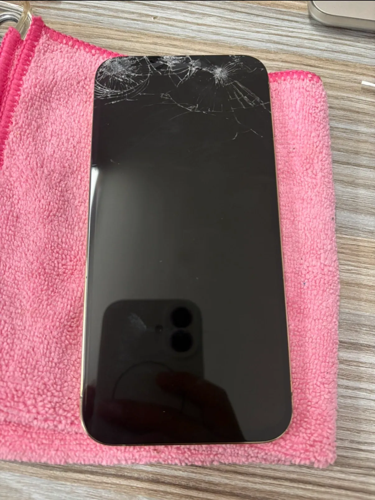 【iPhone12ProMax】ガラス割れ+液晶修理