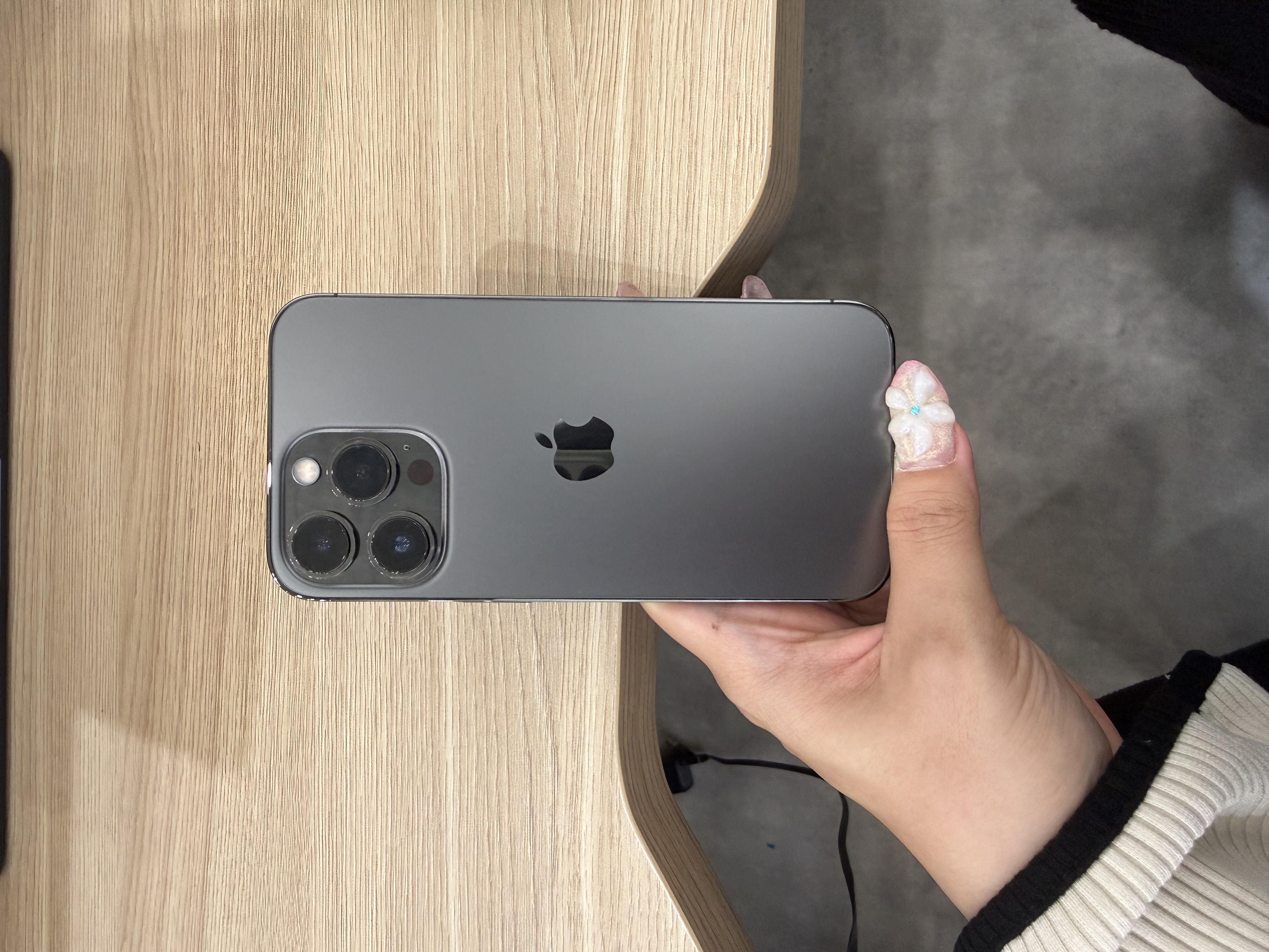iPhone13Proカメラレンズ修理｜那覇・繁多川から即日・データそのまま