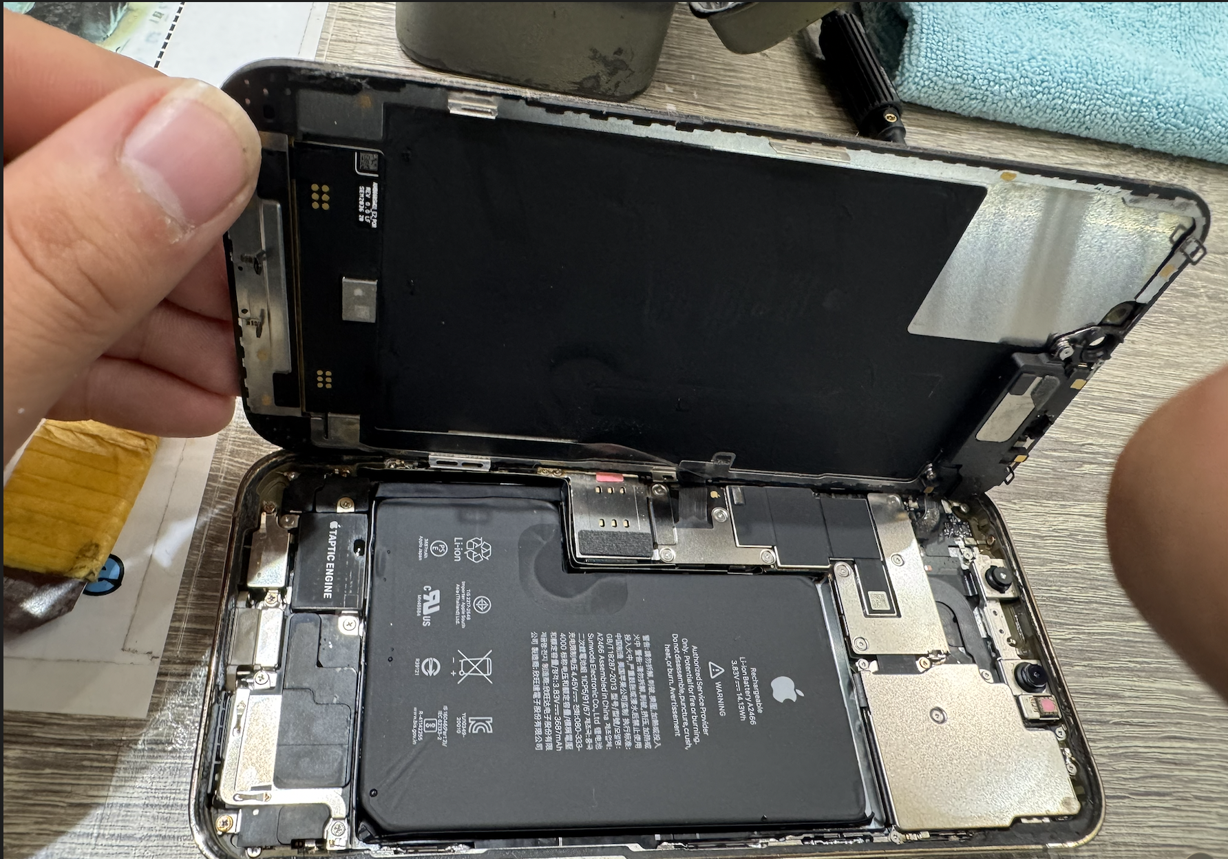 iPhone11Pro水没修理|宮古島下地島空港から即日修理