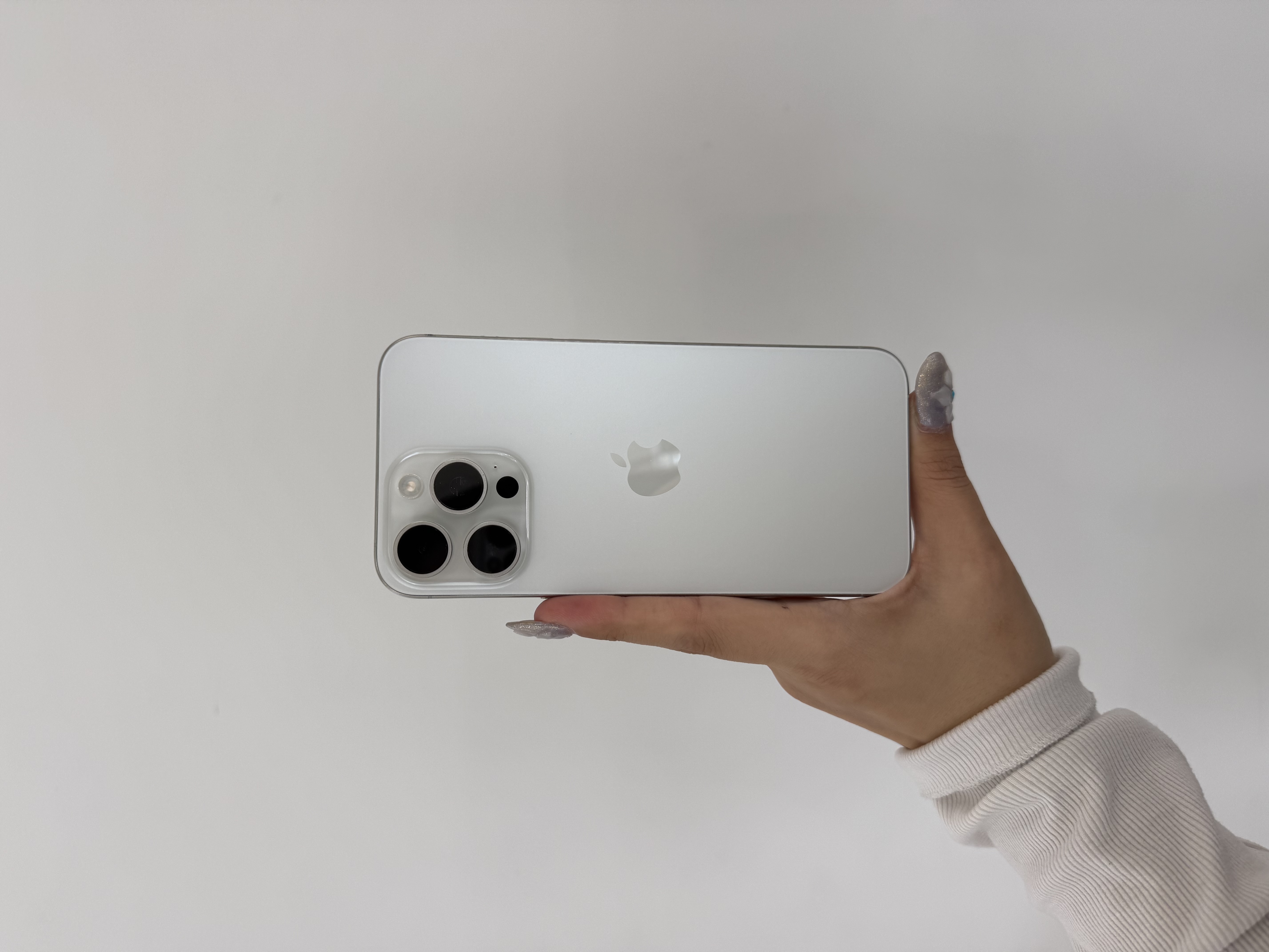 iPhone15ProMaxカメラレンズ修理を那覇で｜おもろまちから30分