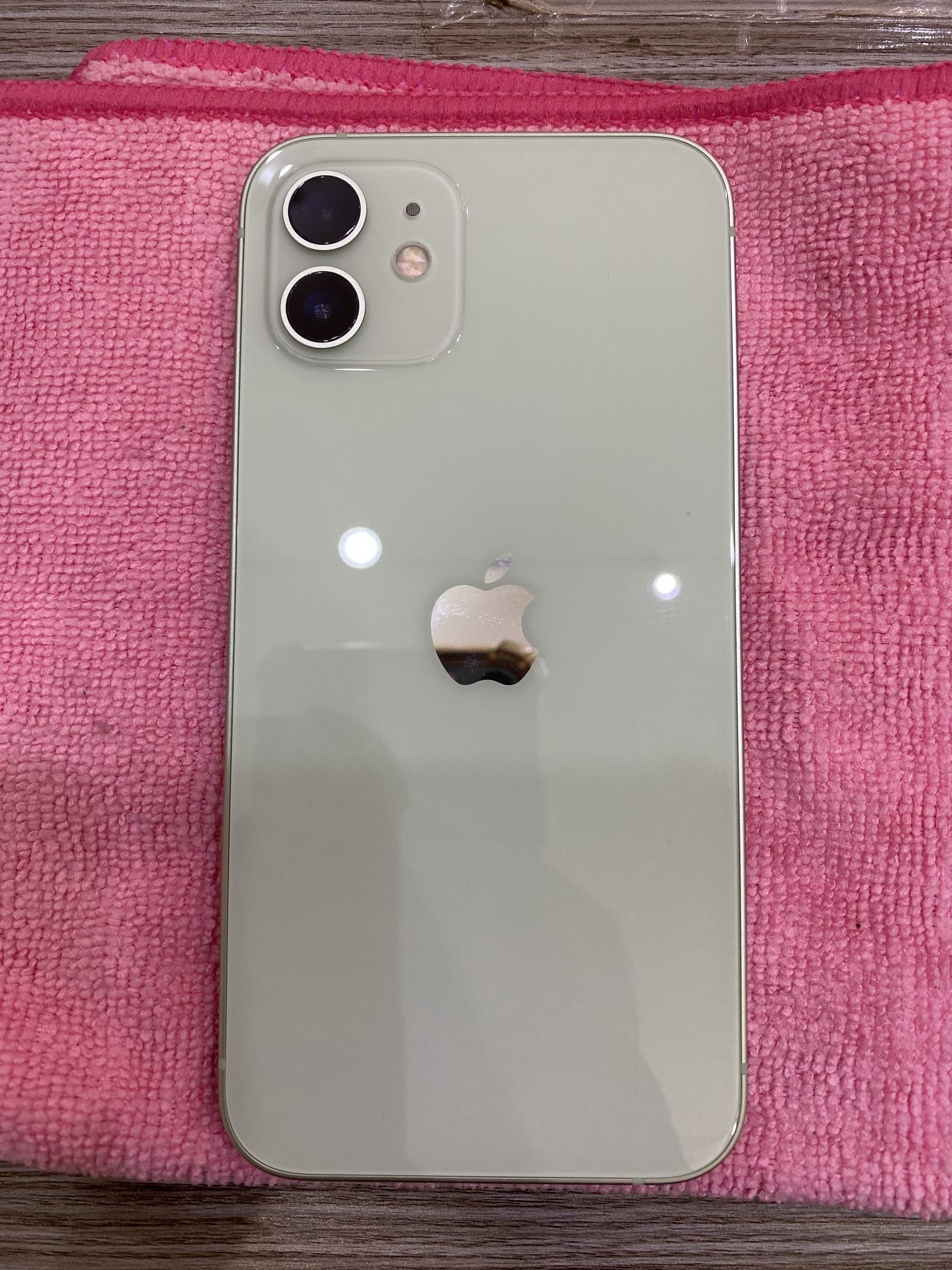 iPhone12カメラレンズ修理｜沖縄市・東南植物楽園から即日40分