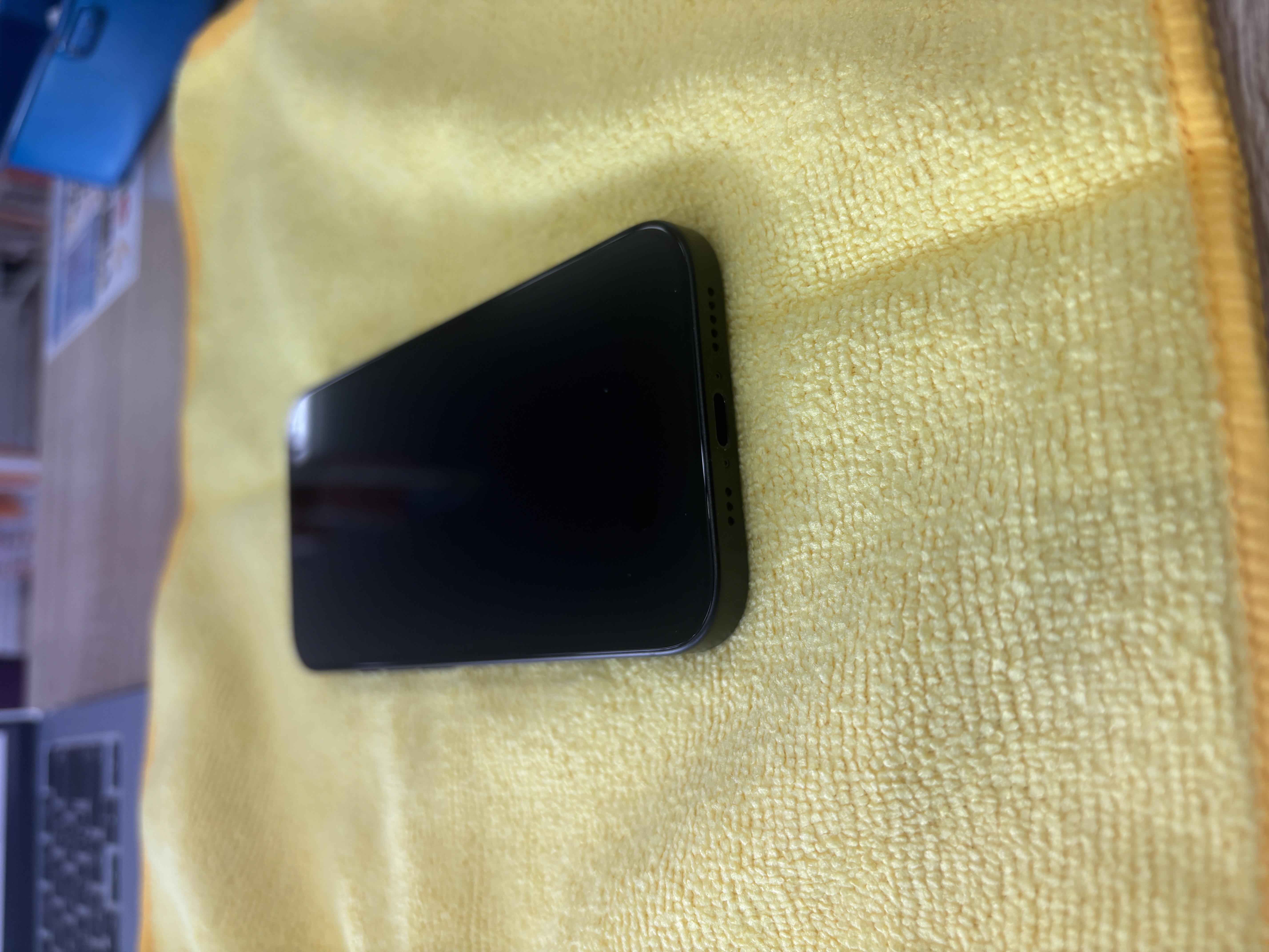 iPhone16充電コネクタ修理を宮古島で｜東平安名崎から60分