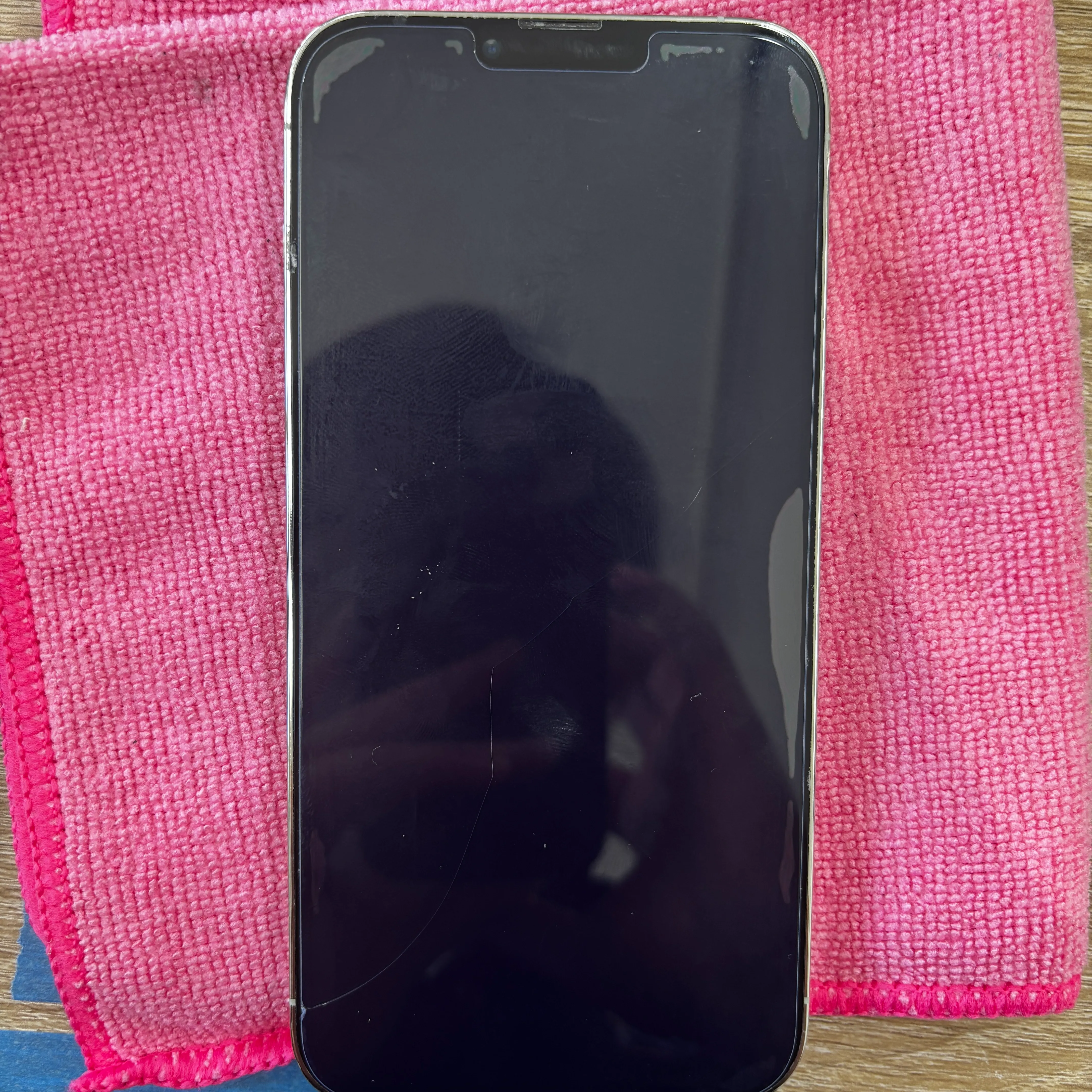iPhone15Proカメラレンズ修理｜宮古島・下地島から即日・データそのまま